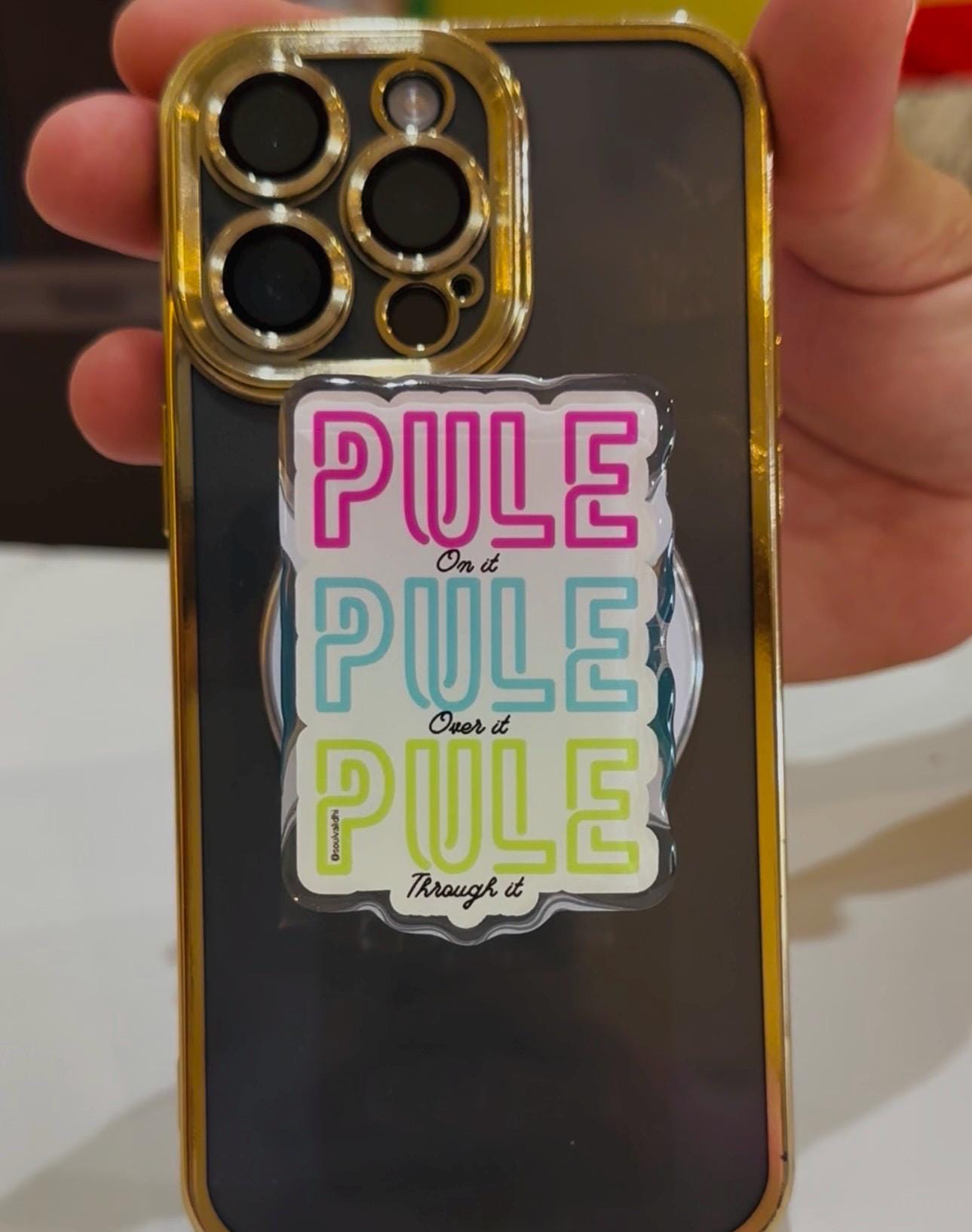 Pule On It cell phone grip (pink)